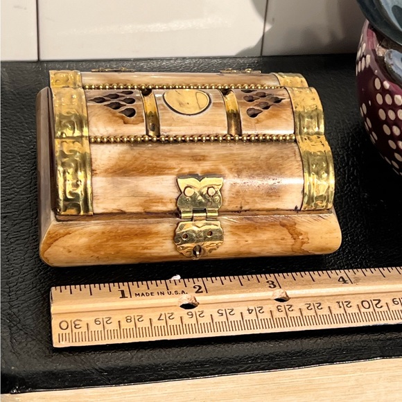 Vintage Camel Bone Brass Trinket Box India Jewelry Box Velvet Interior - Picture 5 of 7